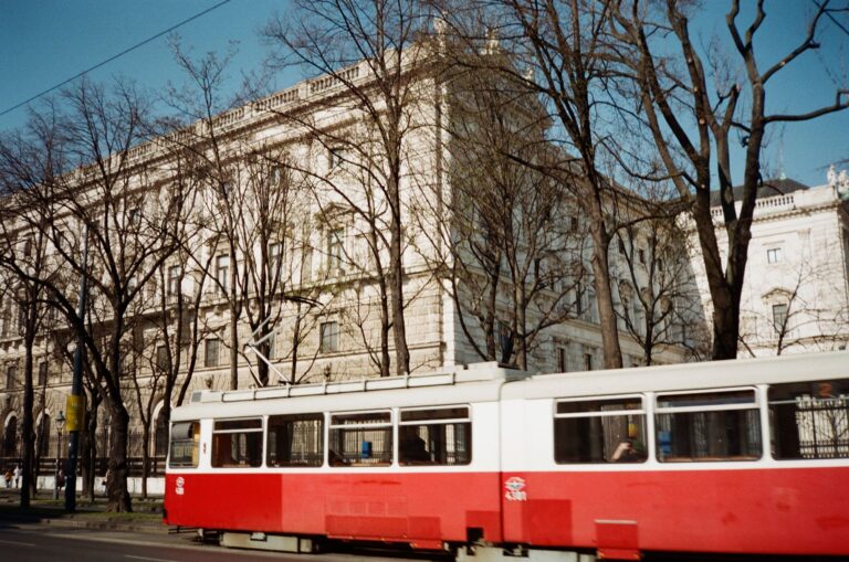 Rot-Weiß-Rot karta: rad i boravak u Austriji